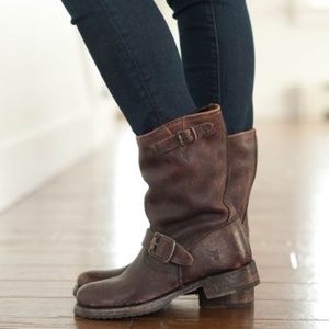 Frye Women's Veronica Short Leather Boot Dark Brown